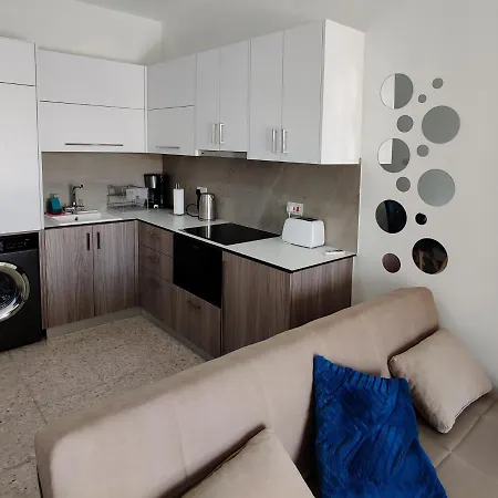 Lovely 1-bedroom Unit @ Fabulous Location * Paphos